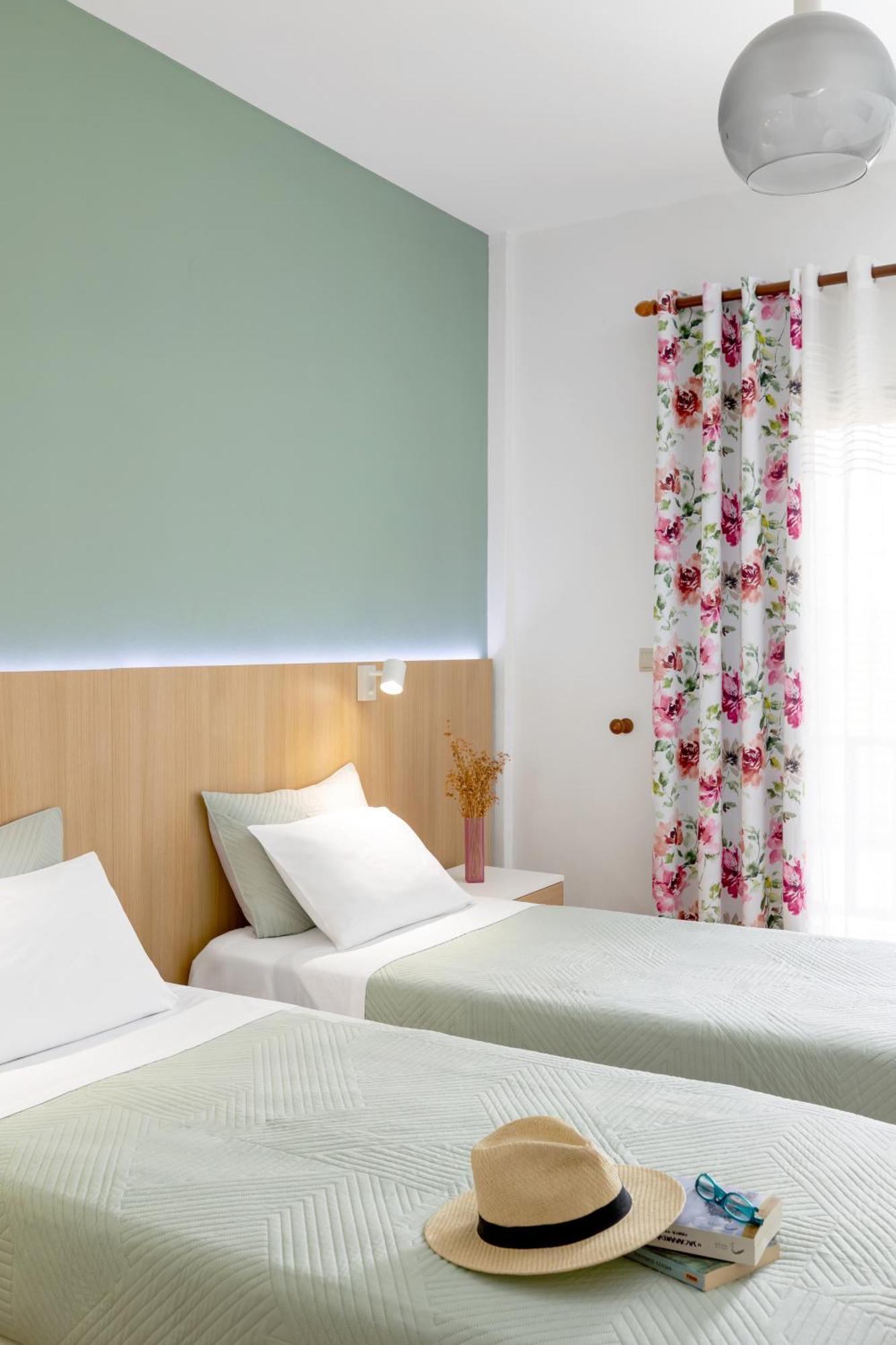Athos Guest House Pansion オウランオウポリ エクステリア 写真