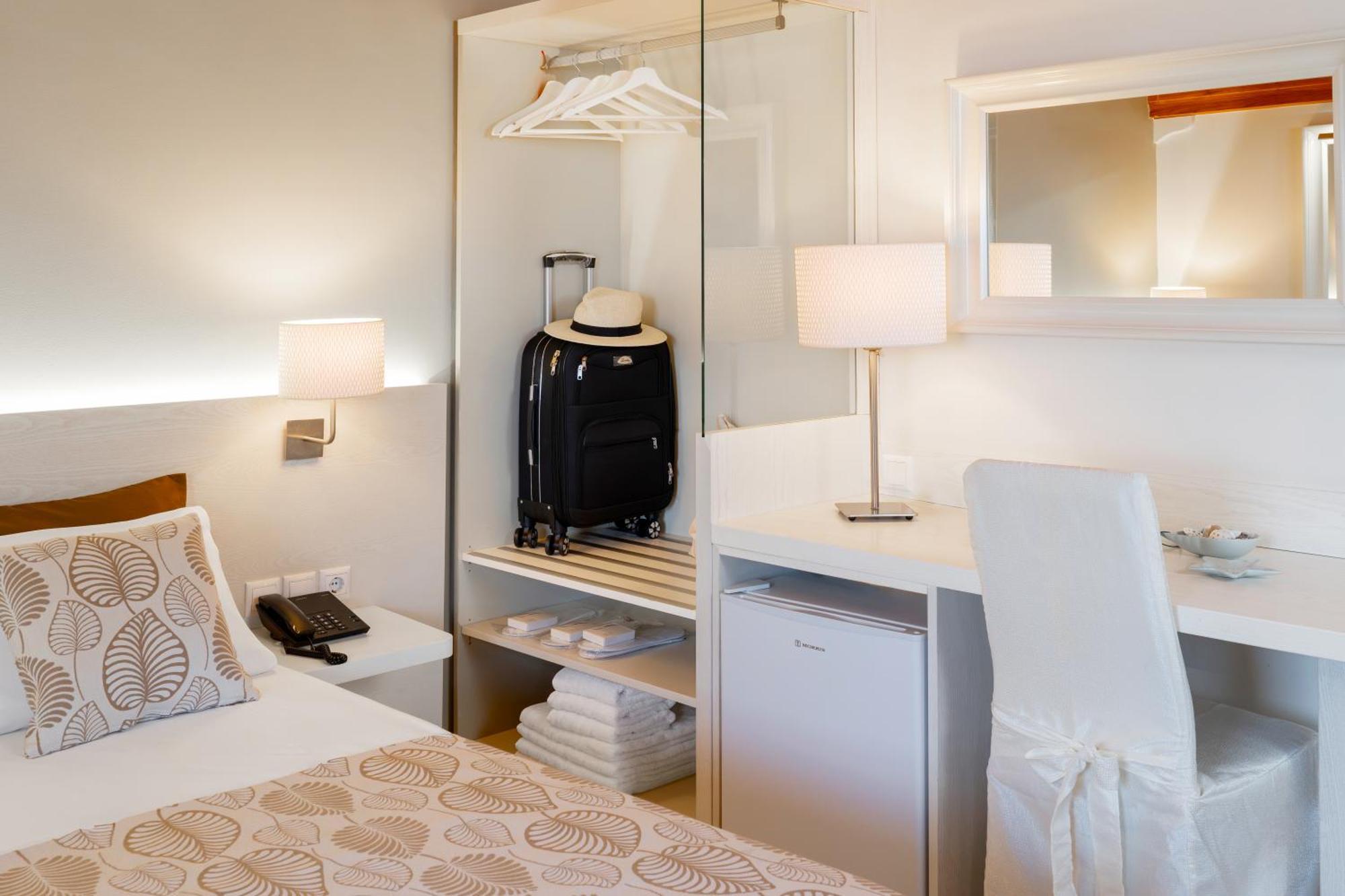 Athos Guest House Pansion オウランオウポリ エクステリア 写真