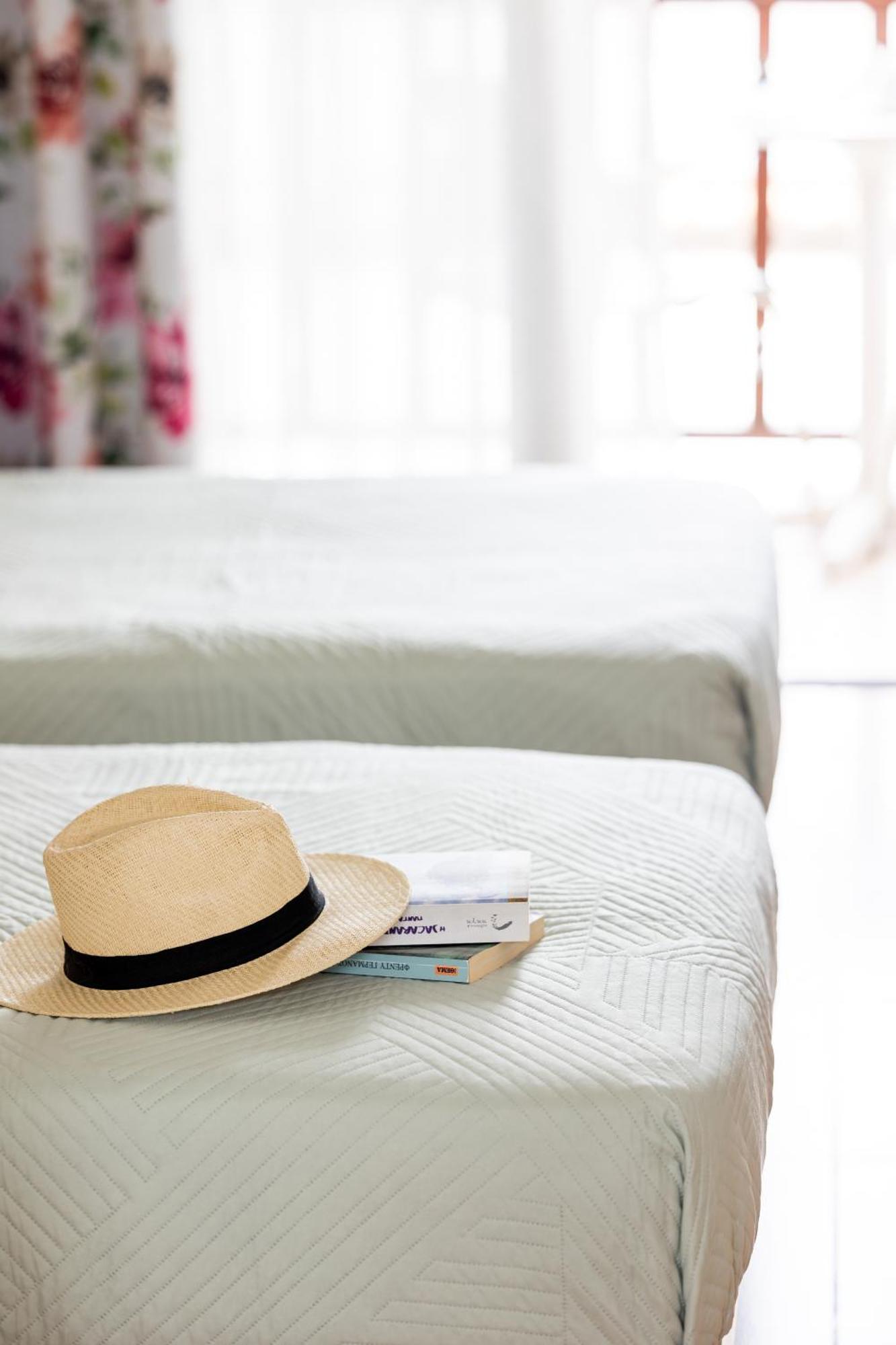 Athos Guest House Pansion オウランオウポリ エクステリア 写真