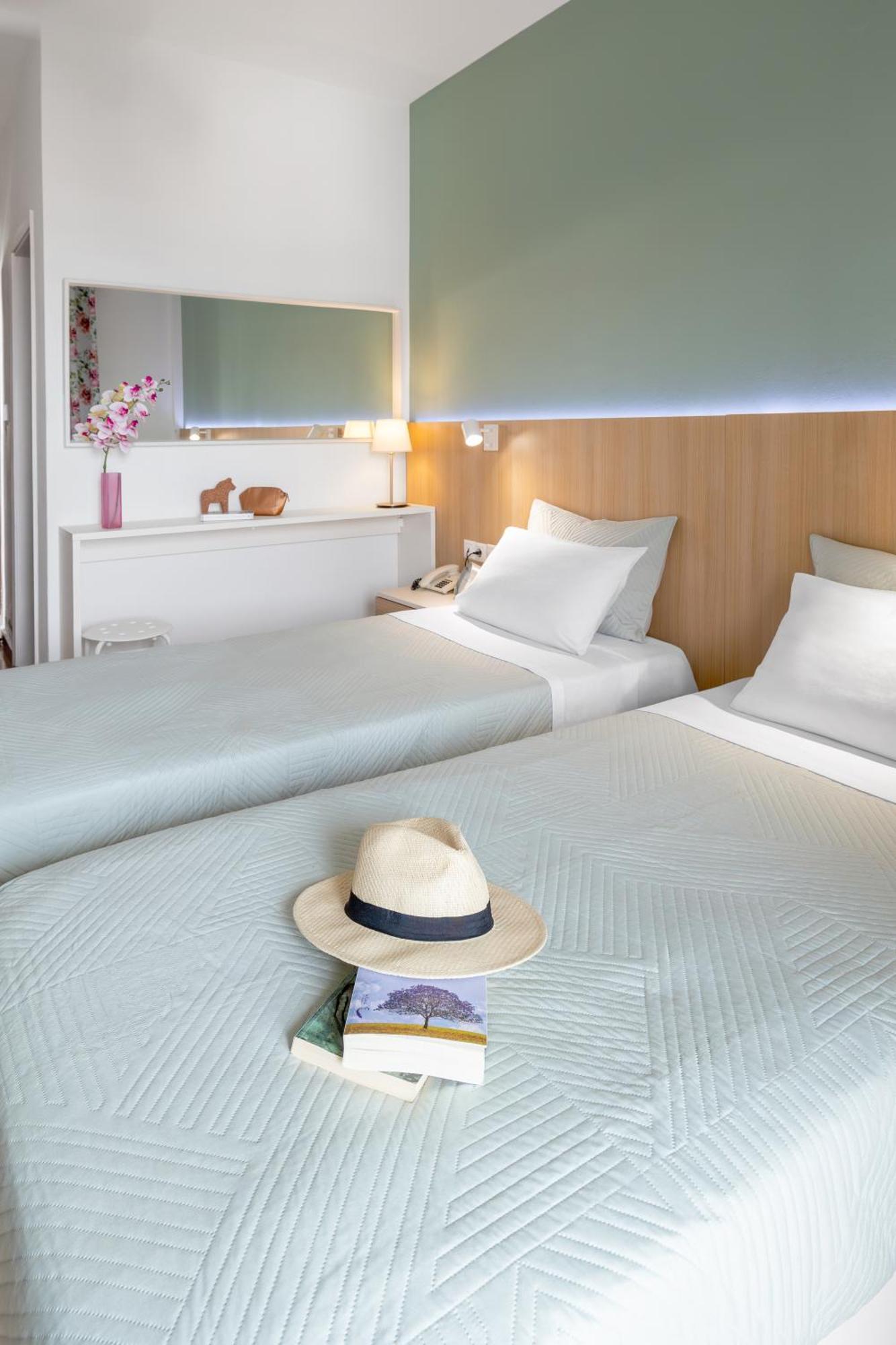 Athos Guest House Pansion オウランオウポリ エクステリア 写真